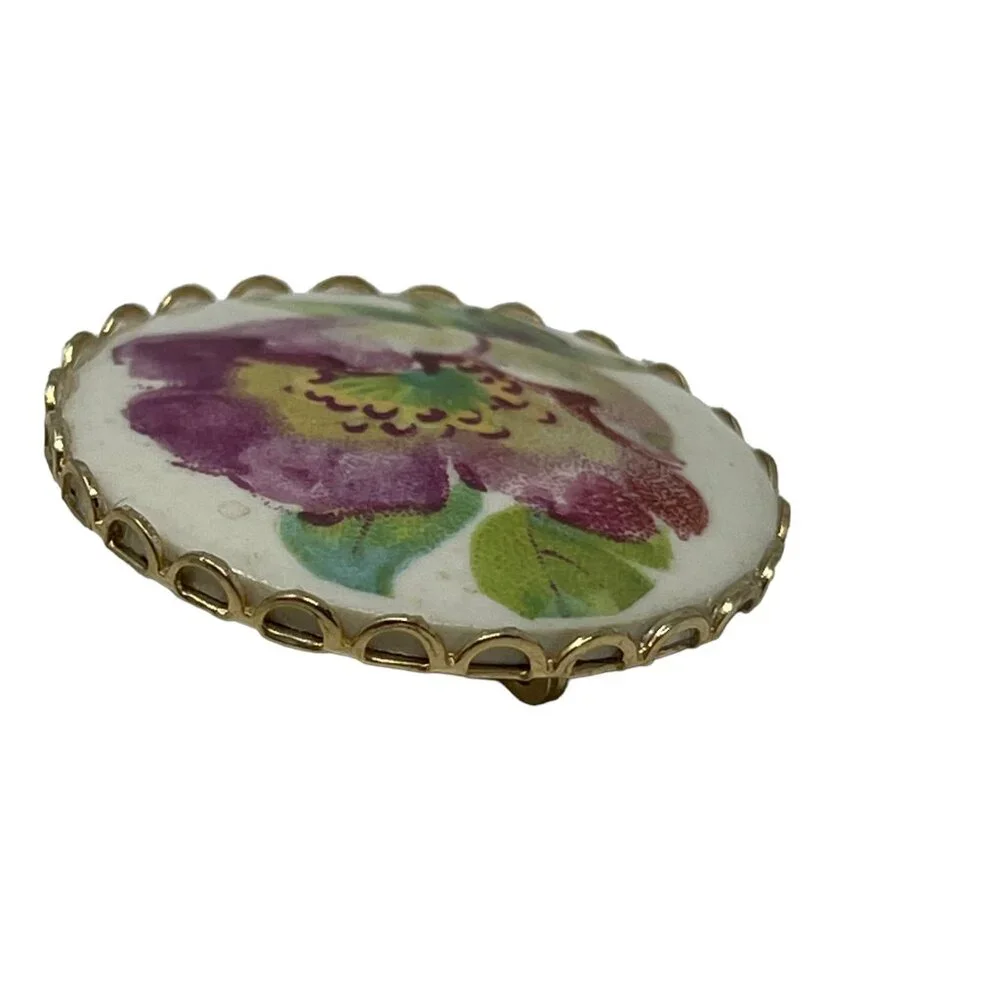 Vintage Flower Brooch Porcelain Purple and Gold‎ Tone Pin